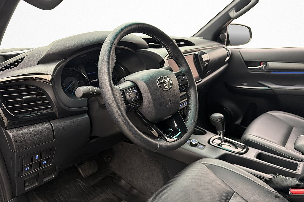 Vehicle Image 13