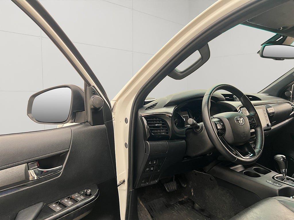 Vehicle Image 15