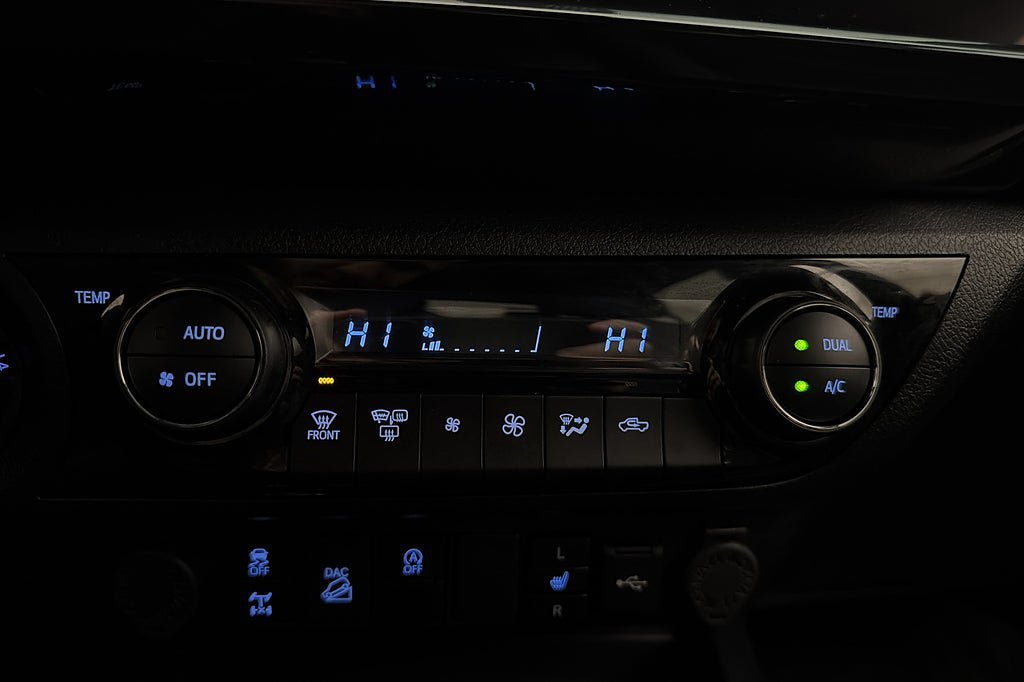 Vehicle Image 23