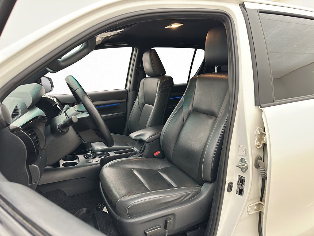 Vehicle Image 18