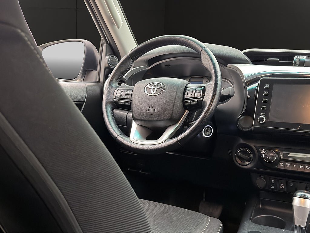 Vehicle Image 16