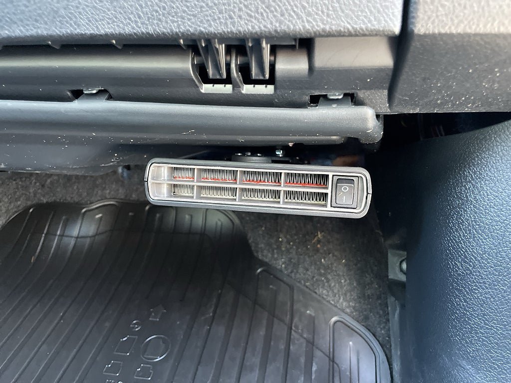 Vehicle Image 28