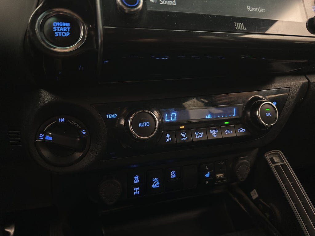 Vehicle Image 26