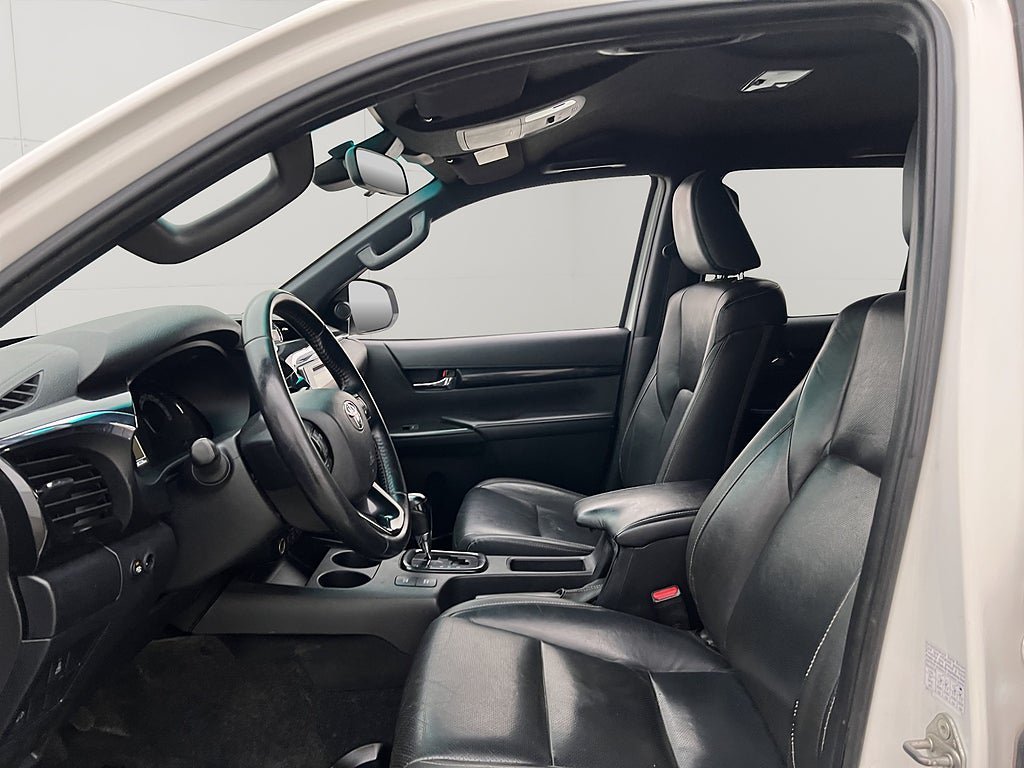 Vehicle Image 18