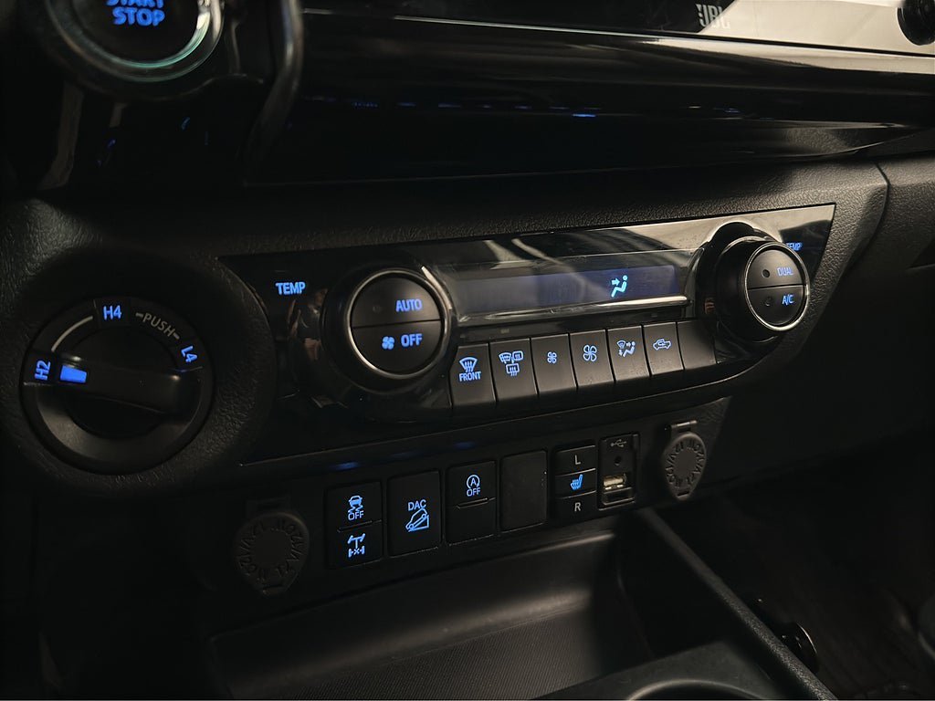 Vehicle Image 28