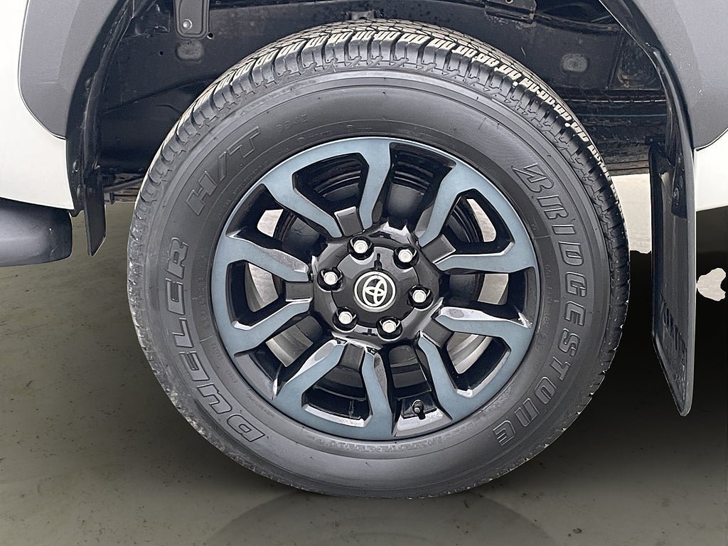 Vehicle Image 31