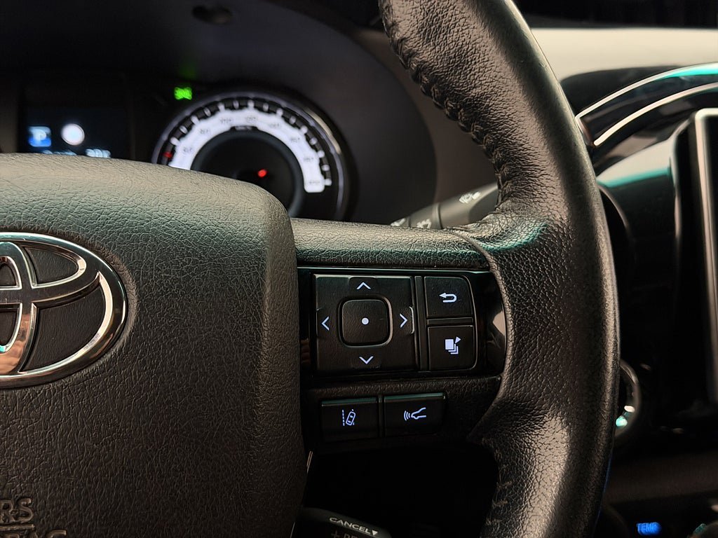 Vehicle Image 22
