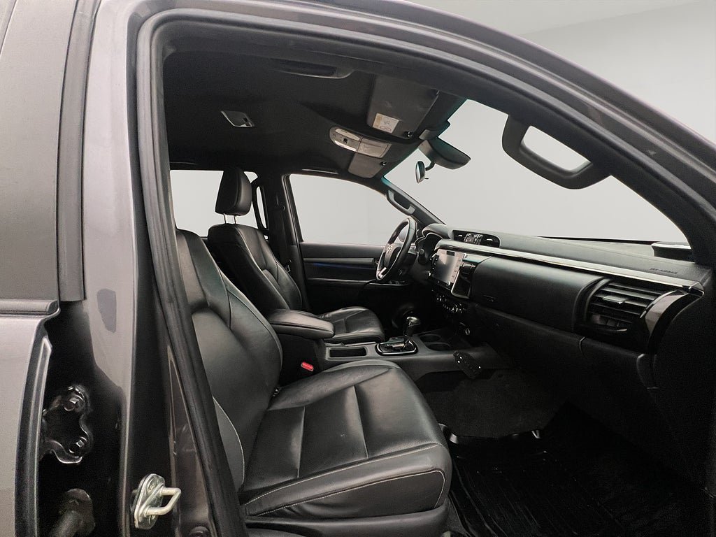 Vehicle Image 30