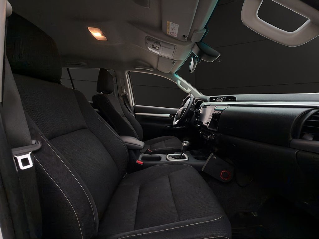 Vehicle Image 30