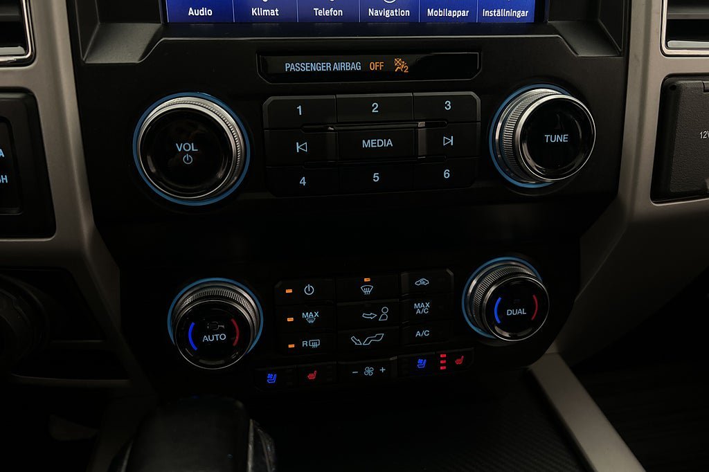 Vehicle Image 25