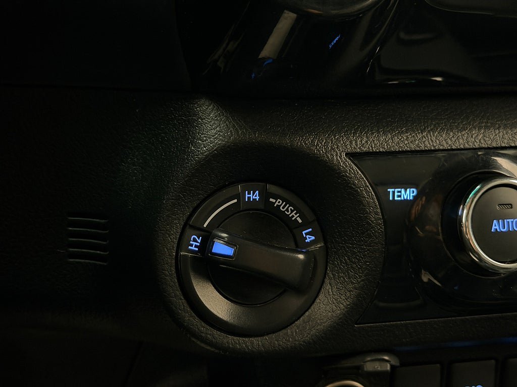 Vehicle Image 26
