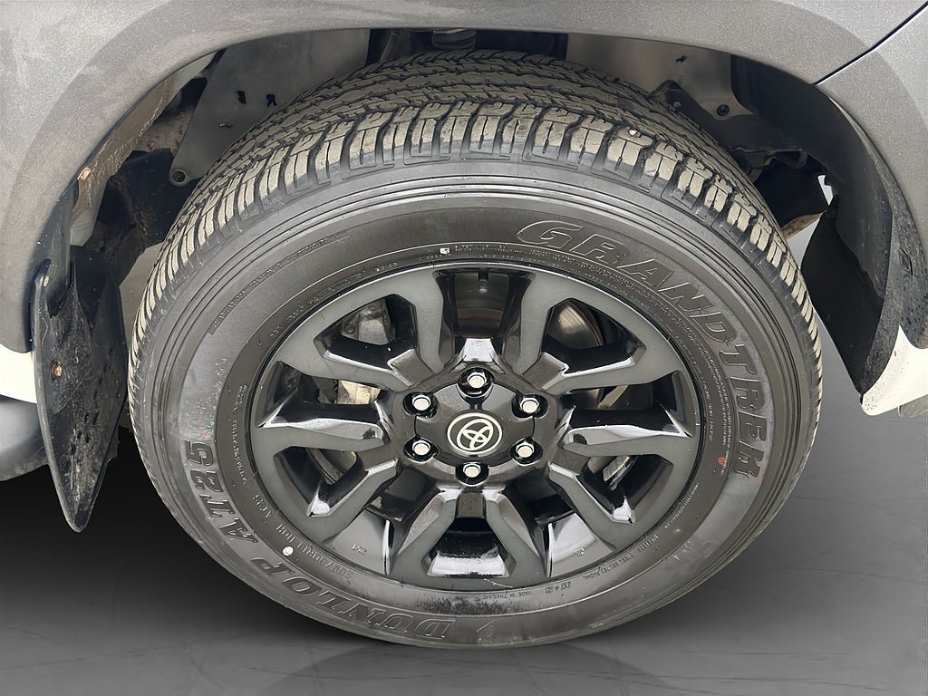 Vehicle Image 36