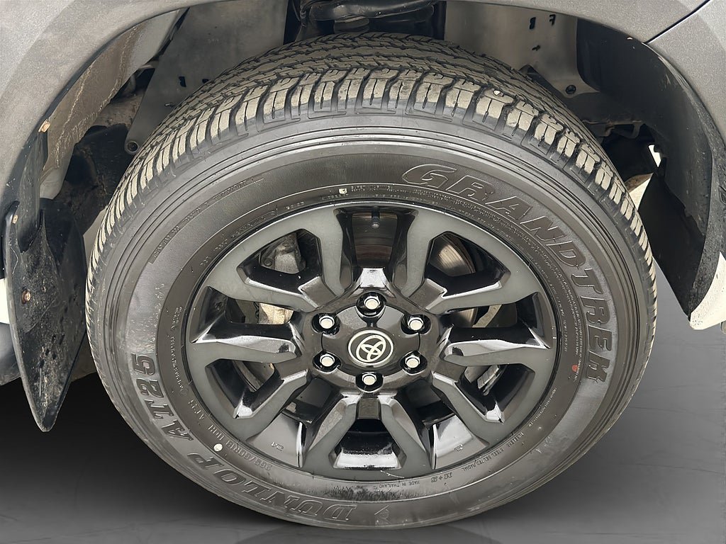 Vehicle Image 38
