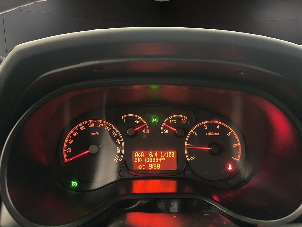 Vehicle Image 18
