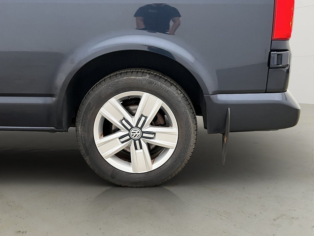 Vehicle Image 26