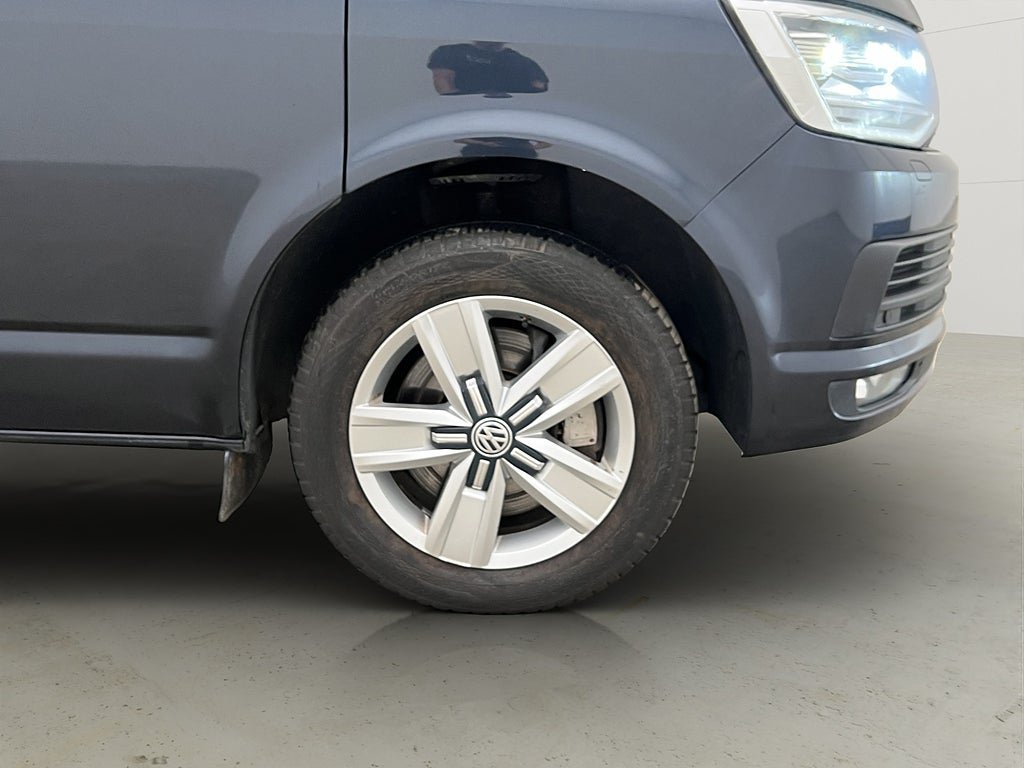 Vehicle Image 28