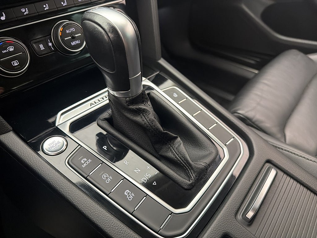 Vehicle Image 24