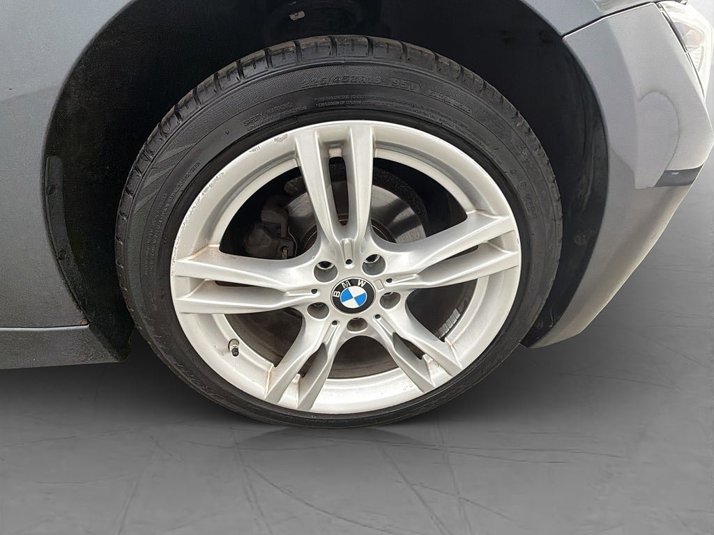 Vehicle Image 32