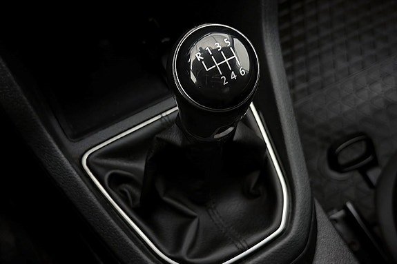 Vehicle Image 24