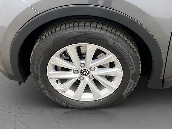 Vehicle Image 32