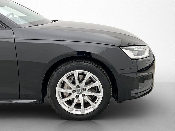 Vehicle Image 32