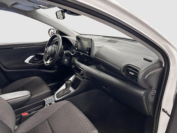 Vehicle Image 10