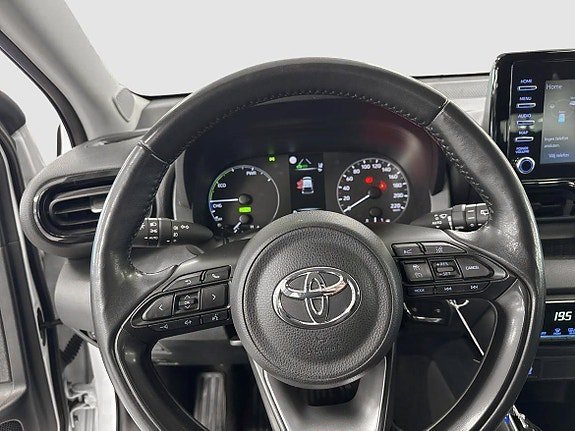 Vehicle Image 11