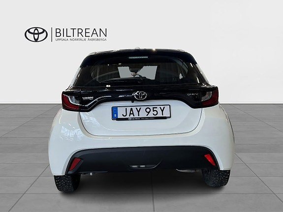 Vehicle Image 6