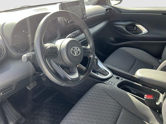 Vehicle Image 9