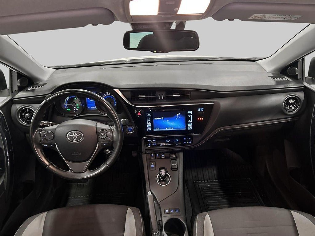Vehicle Image 12