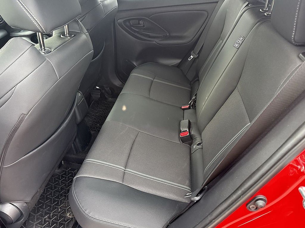 Vehicle Image 7