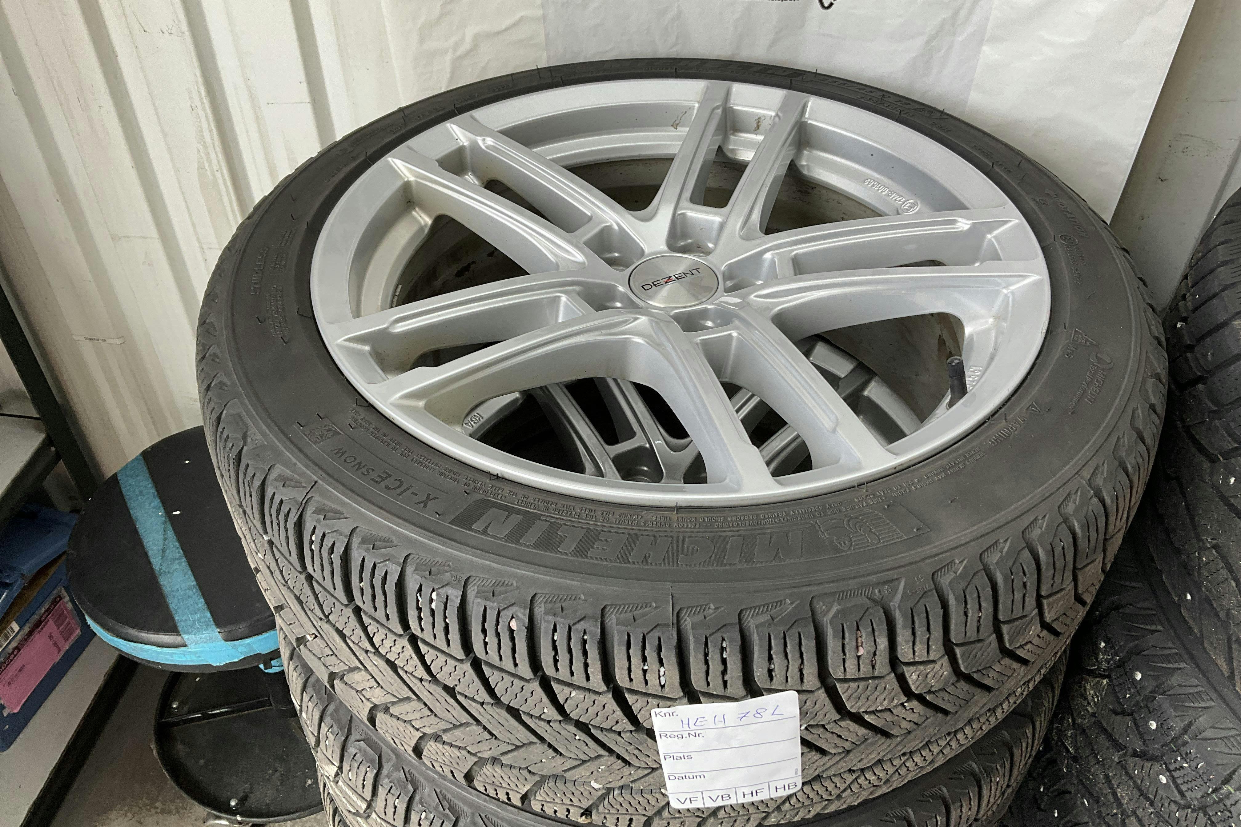 Vehicle Image 13