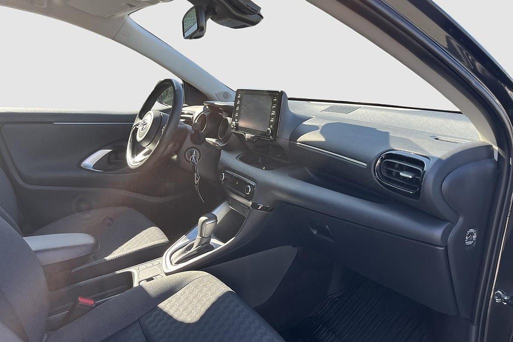 Vehicle Image 9