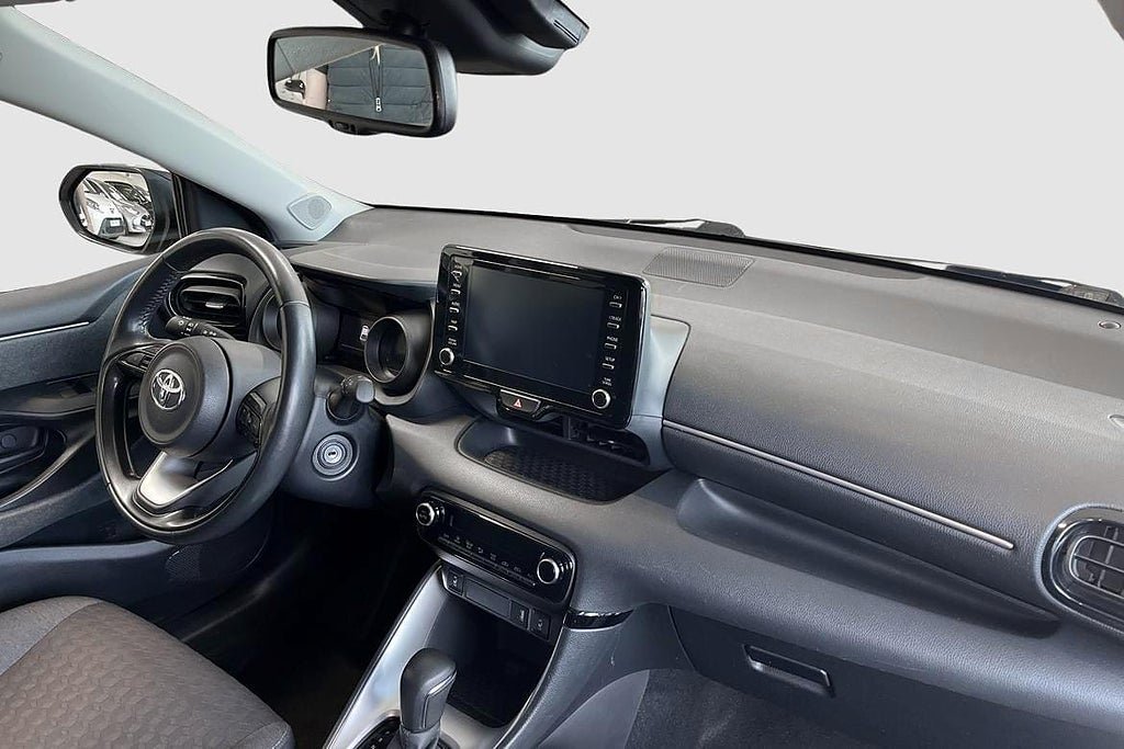 Vehicle Image 9