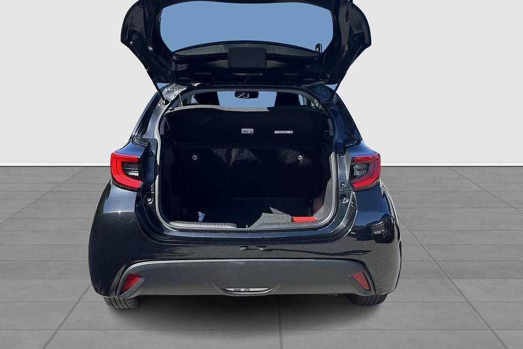 Vehicle Image 13