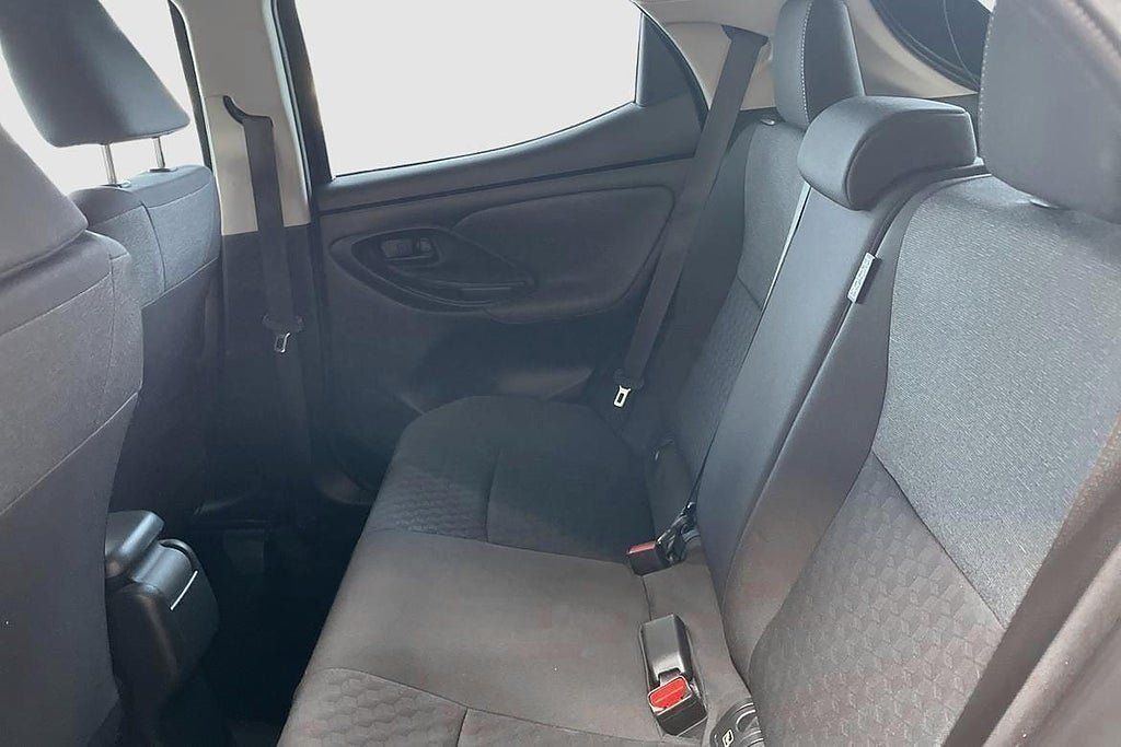 Vehicle Image 10