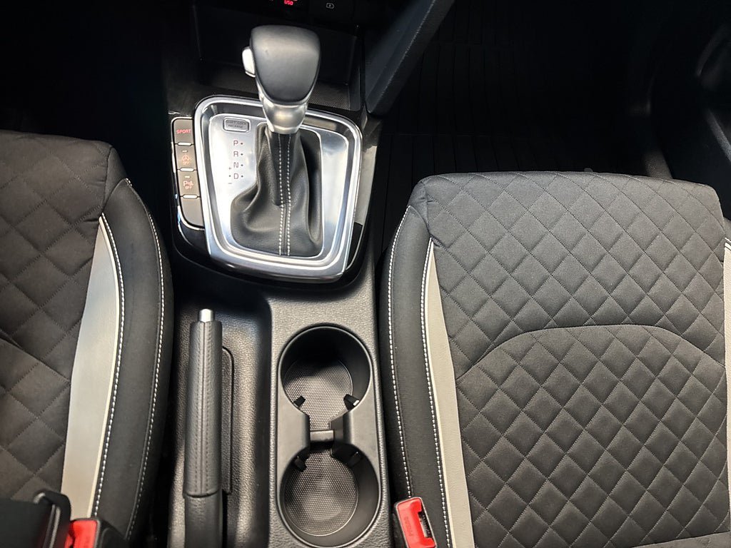 Vehicle Image 12