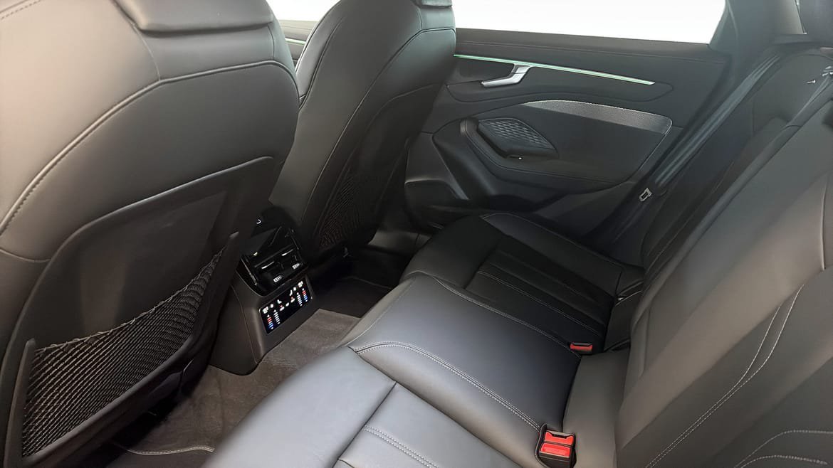 Vehicle Image 11