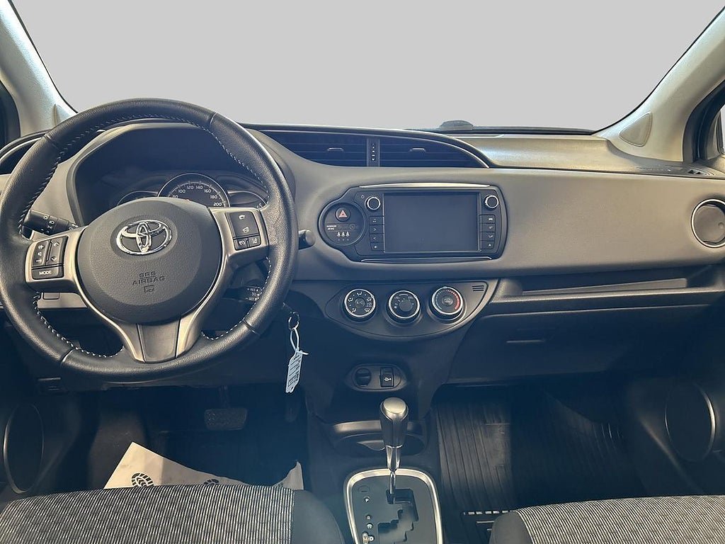 Vehicle Image 11