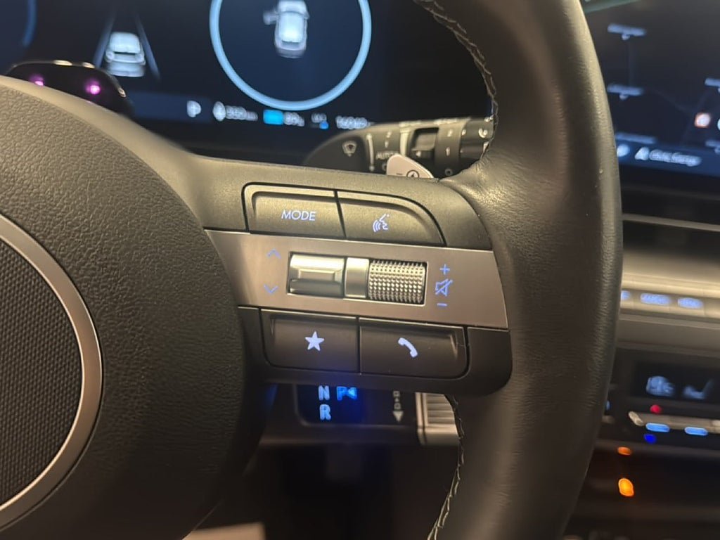 Vehicle Image 22