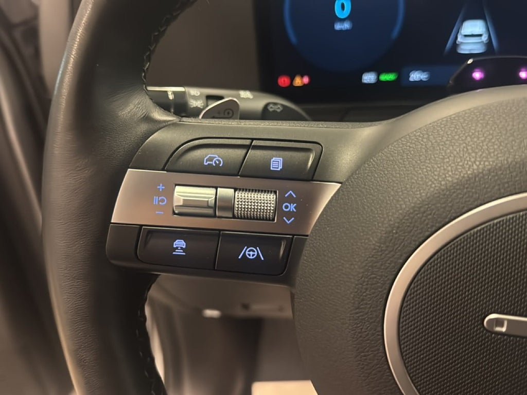 Vehicle Image 23