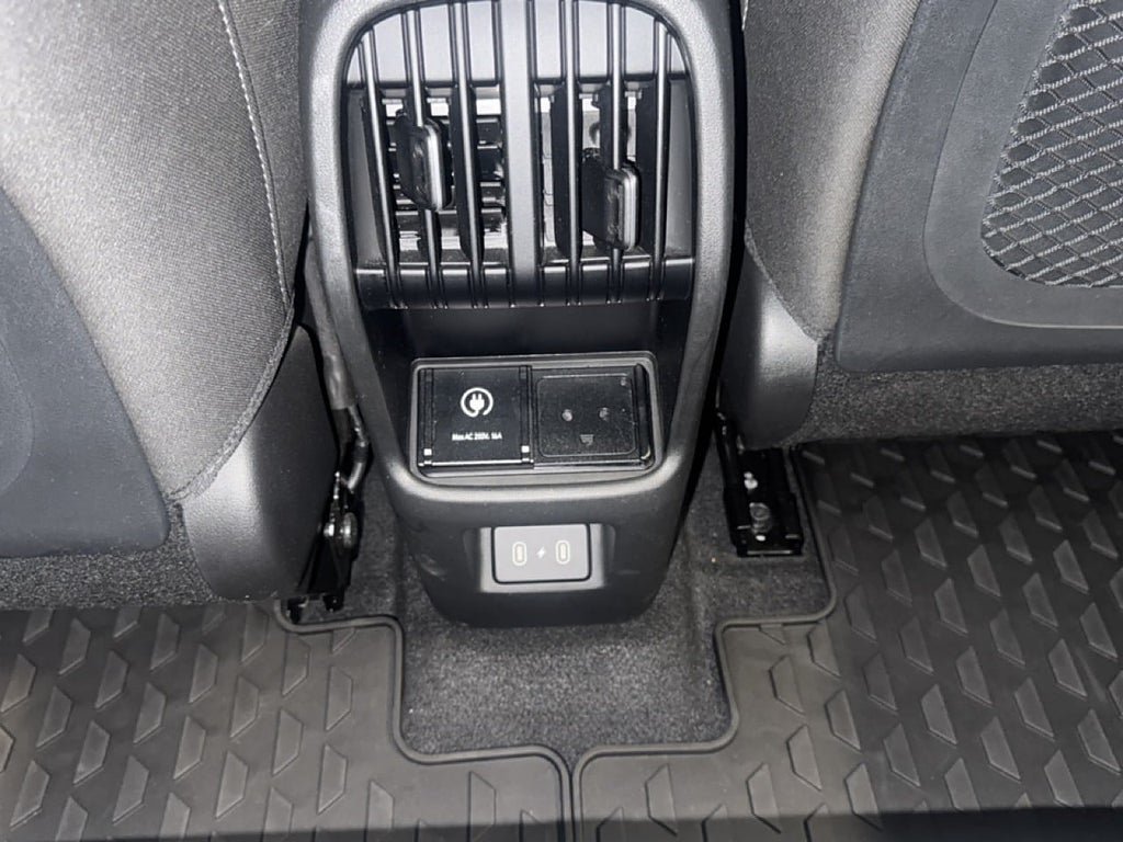 Vehicle Image 24
