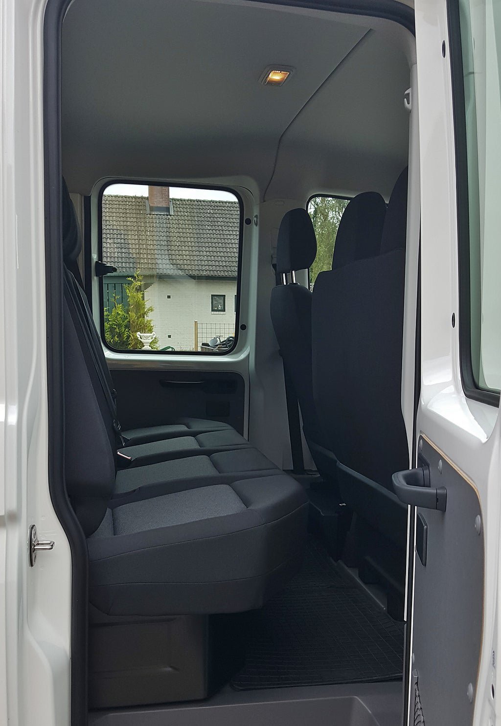 Vehicle Image 9