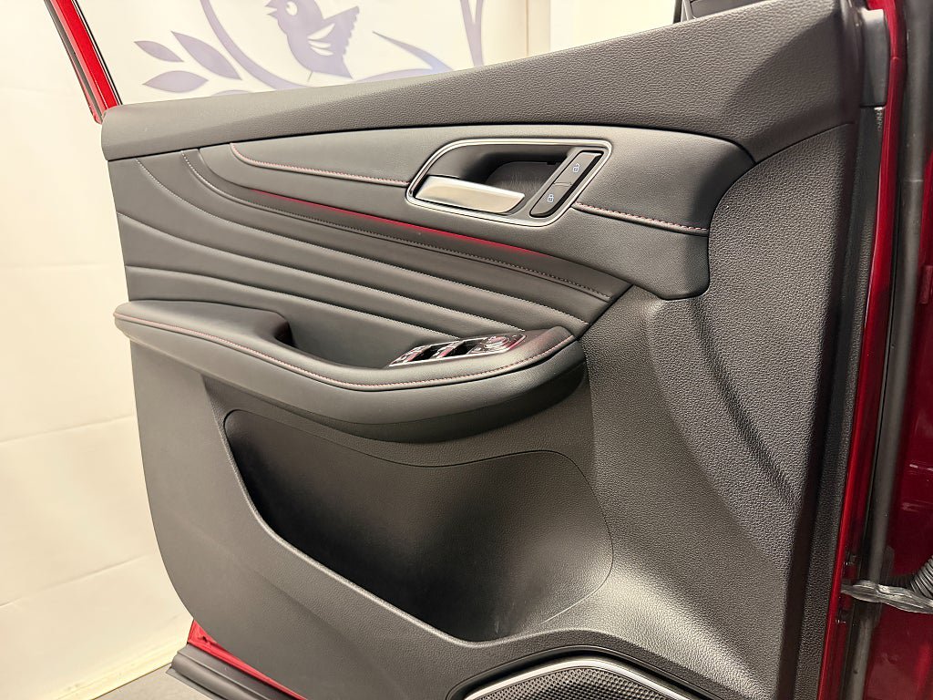 Vehicle Image 15