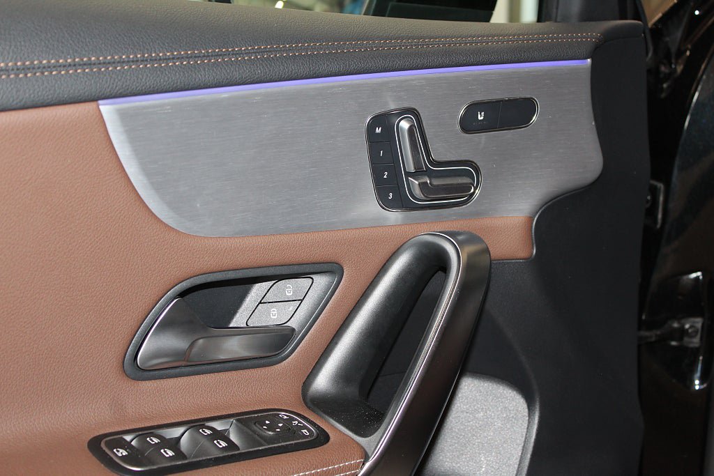 Vehicle Image 24