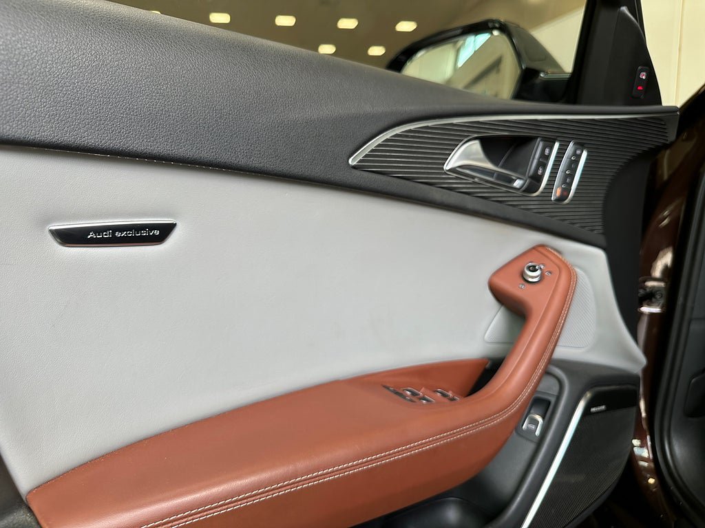 Vehicle Image 23