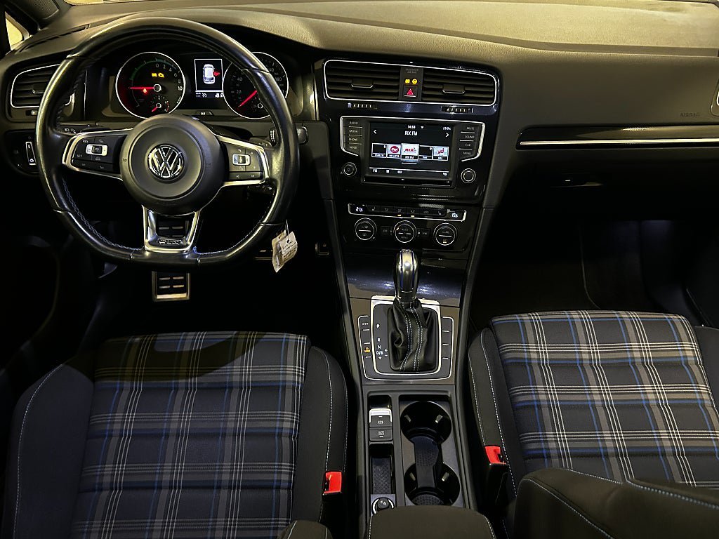 Vehicle Image 13