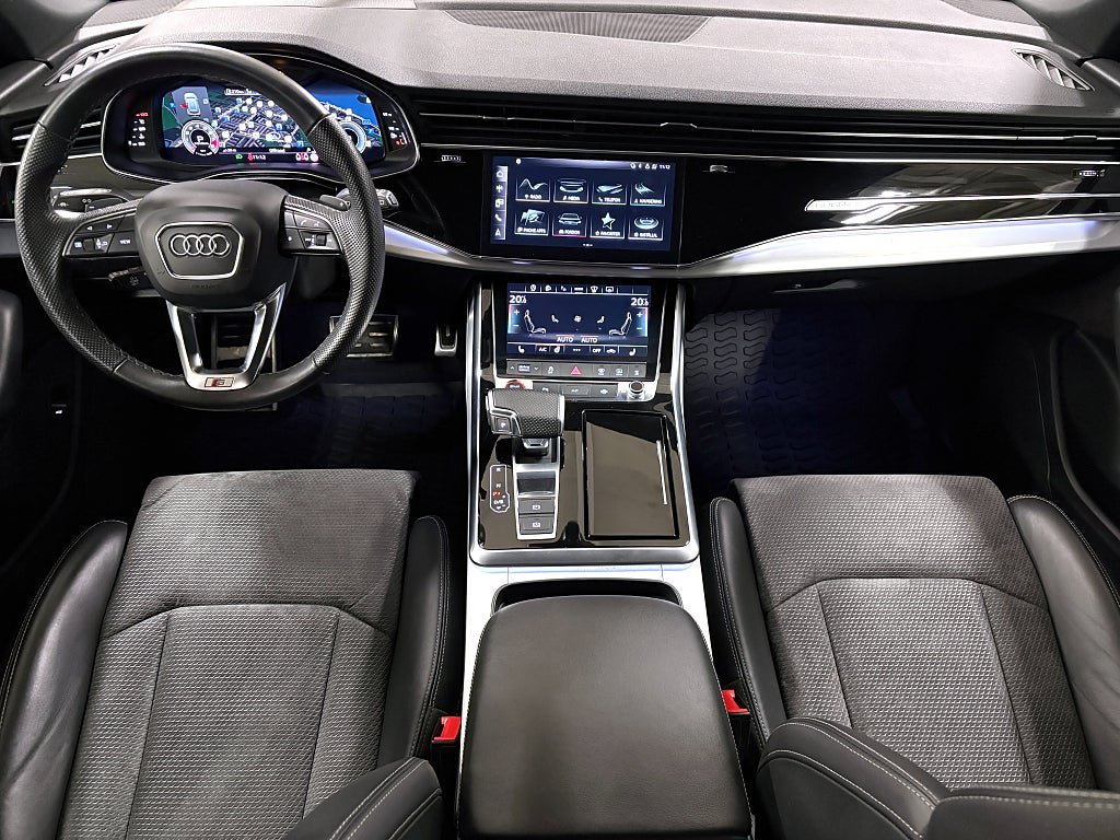 Vehicle Image 9