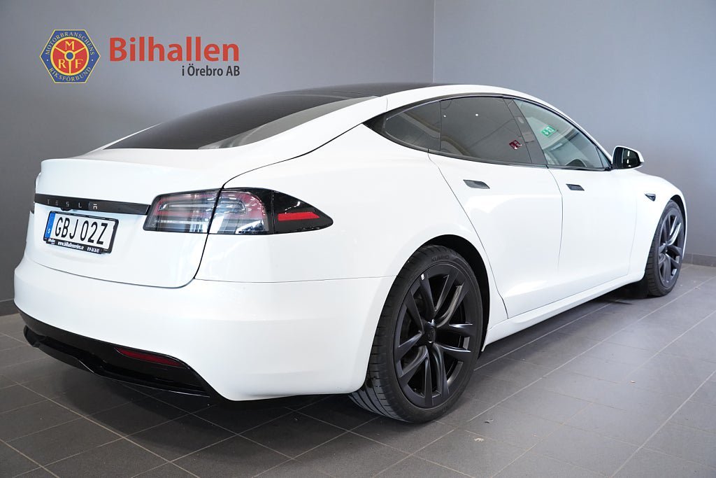 Vehicle Image 6