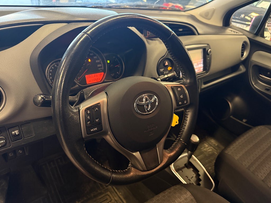 Vehicle Image 13